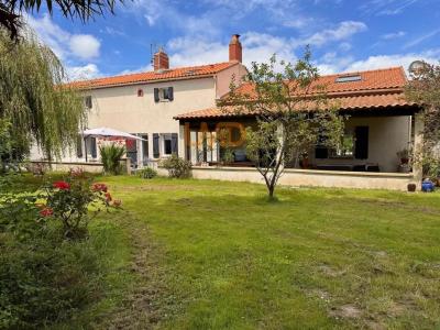 For sale Frossay 9 rooms 205 m2 Loire atlantique (44320) photo 0