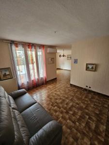 For rent Marignane 5 rooms 87 m2 Bouches du Rhone (13700) photo 1