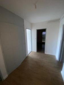 For rent Avignon 3 rooms 67 m2 Vaucluse (84000) photo 2