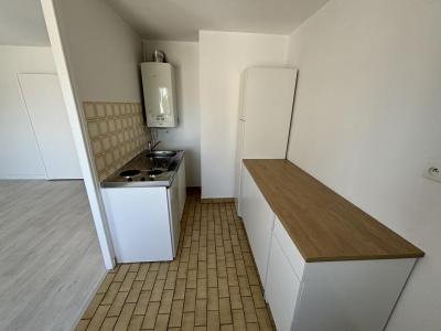 For rent Nantes 1 room 34 m2 Loire atlantique (44000) photo 2