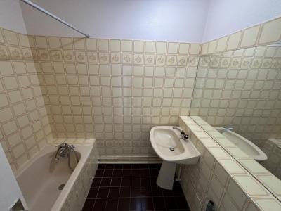 For rent Nantes 1 room 34 m2 Loire atlantique (44000) photo 3