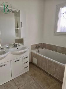 For sale Sillans-la-cascade 5 rooms 89 m2 Var (83690) photo 4