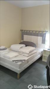 For rent Gravigny 1 room 12 m2 Eure (27930) photo 1