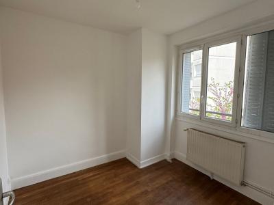 For sale Oullins 4 rooms 82 m2 Rhone (69600) photo 4