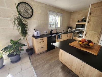 For sale Pugnac 4 rooms 85 m2 Gironde (33710) photo 2