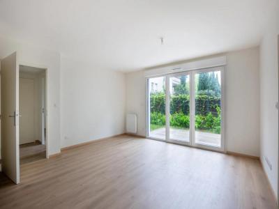 For sale Saint-priest 4 rooms 75 m2 Rhone (69800) photo 2