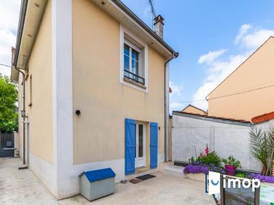 For sale Stains 6 rooms 140 m2 Seine saint denis (93240) photo 1