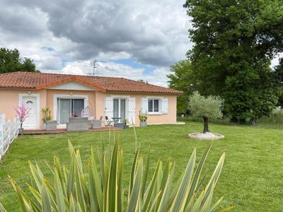 For sale Cazeres-sur-l'adour 4 rooms 87 m2 Landes (40270) photo 1