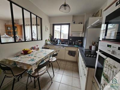 For sale Thouars 4 rooms 87 m2 Deux sevres (79100) photo 1