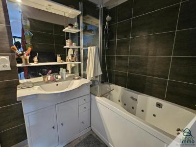 For sale Thouars 4 rooms 87 m2 Deux sevres (79100) photo 4