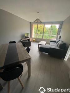 For rent Limoges 1 room 11 m2 Haute vienne (87100) photo 2