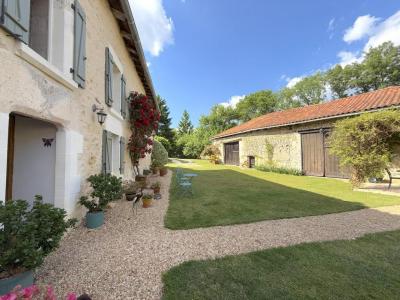 Annonce Vente 8 pices Maison Leguillac-de-cercles 24