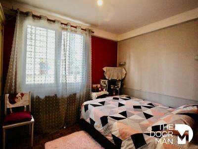 For sale Bourges 4 rooms 76 m2 Cher (18000) photo 4