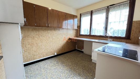 For rent Fosses 5 rooms 84 m2 Val d'Oise (95470) photo 3