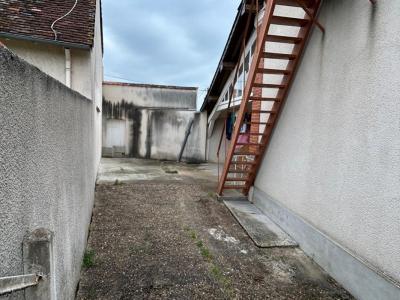 For sale Chabris 3 rooms 67 m2 Indre (36210) photo 2