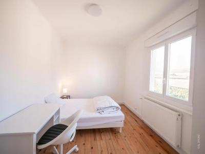 For sale Bourg-en-bresse 9 rooms 200 m2 Ain (01000) photo 4