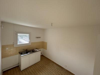 Louer Appartement 68 m2 Saint-benoit-du-sault