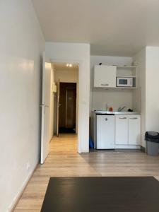 For rent Paris-14eme-arrondissement 1 room 25 m2 Paris (75014) photo 1