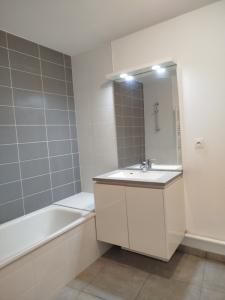 For rent Givors 1 room 37 m2 Rhone (69700) photo 4