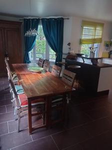 Louer Appartement 130 m2 Paris-18eme-arrondissement