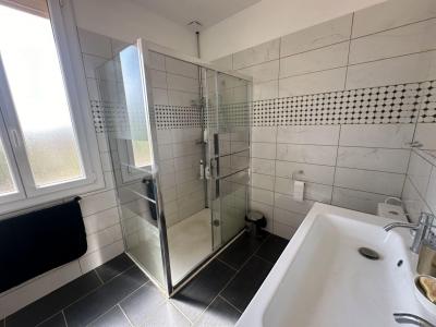 For sale 3MN PEZENAS 5 rooms 200 m2 Herault (34120) photo 4