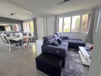 For sale Clayes-sous-bois 4 rooms 67 m2 Yvelines (78340) photo 0