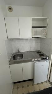 For rent Lyon-8eme-arrondissement 2 rooms 29 m2 Rhone (69008) photo 3