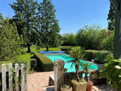 Acheter Prestige Chateau-garnier 212750 euros