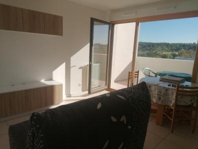 For rent Saint-priest 1 room 28 m2 Rhone (69800) photo 0