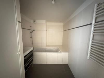 For rent Marseille-3eme-arrondissement 3 rooms 71 m2 Bouches du Rhone (13003) photo 4