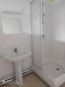 For rent Blanc 3 rooms 63 m2 Indre (36300) photo 4