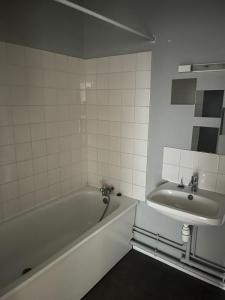 For sale Mans 3 rooms 74 m2 Sarthe (72000) photo 3
