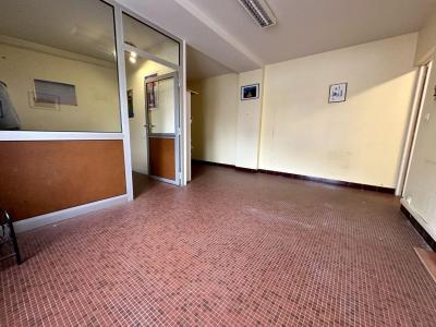 For sale HYPER CENTRE 5 rooms 139 m2 Loir et cher (41160) photo 2