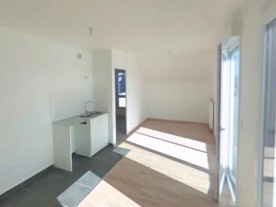 For rent Pontault-combault 3 rooms 80 m2 Seine et marne (77340) photo 0