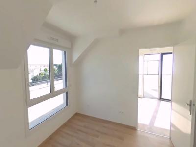 For rent Pontault-combault 3 rooms 80 m2 Seine et marne (77340) photo 2