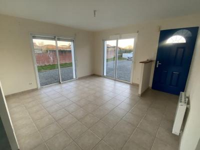 For rent Vaire 4 rooms 76 m2 Vendee (85150) photo 2