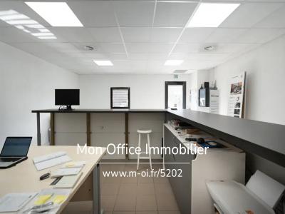 Acheter Commerce Beaurecueil 540000 euros