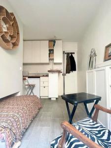For rent Paris-10eme-arrondissement 1 room 14 m2 Paris (75010) photo 2