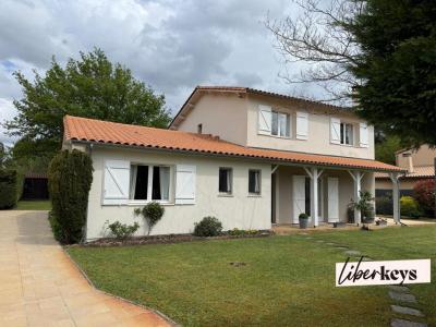 For sale Pessac 7 rooms 173 m2 Gironde (33600) photo 1