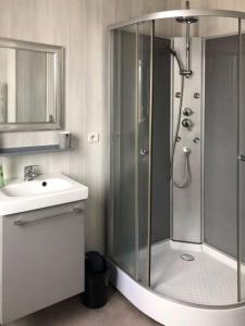 For sale Quimper 5 rooms 60 m2 Finistere (29000) photo 3
