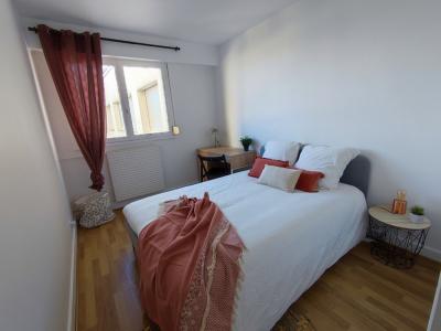 For rent Paris-15eme-arrondissement 5 rooms 19 m2 Paris (75015) photo 0