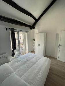 For rent Paris-10eme-arrondissement 5 rooms 20 m2 Paris (75010) photo 2