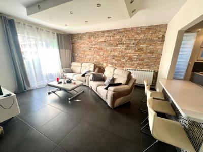 For sale Istres 3 rooms 67 m2 Bouches du Rhone (13800) photo 1