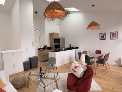 For rent Paris-19eme-arrondissement 5 rooms 22 m2 Paris (75019) photo 1