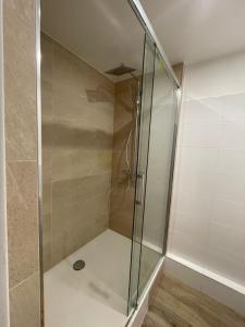 For rent Paris-19eme-arrondissement 6 rooms 22 m2 Paris (75019) photo 2