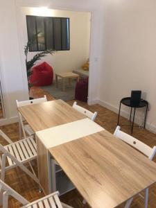 For rent Paris-19eme-arrondissement 6 rooms 22 m2 Paris (75019) photo 3