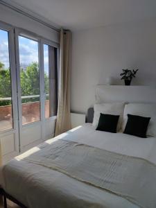 For rent Paris-20eme-arrondissement 5 rooms 16 m2 Paris (75020) photo 0