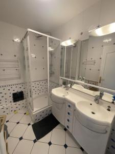 For rent Paris-20eme-arrondissement 3 rooms 19 m2 Paris (75020) photo 2