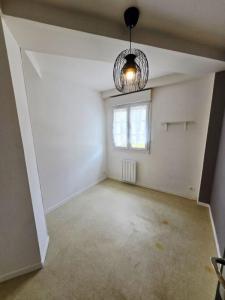 For rent Saint-just-en-chaussee 5 rooms 95 m2 Oise (60130) photo 4