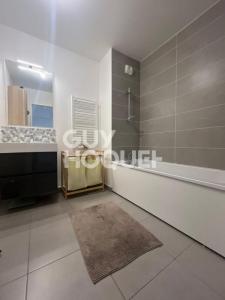 For sale Compiegne 3 rooms 70 m2 Oise (60200) photo 4